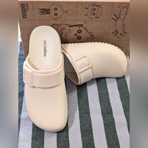 MINI MELISSA - Cozy Clogs, Beige, Various Sizes